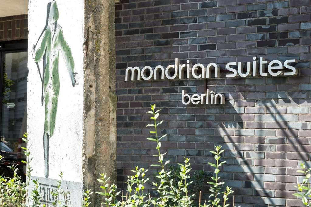 Mondrian Am Checkpoint Charlie Berlijn
